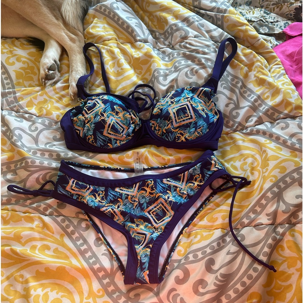I am selling a bikini and it’s new I got the wrong size in a smoke free home